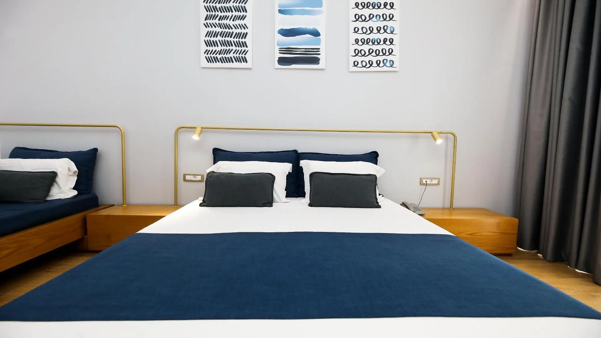 H&M Hotel Vlorë 0*,