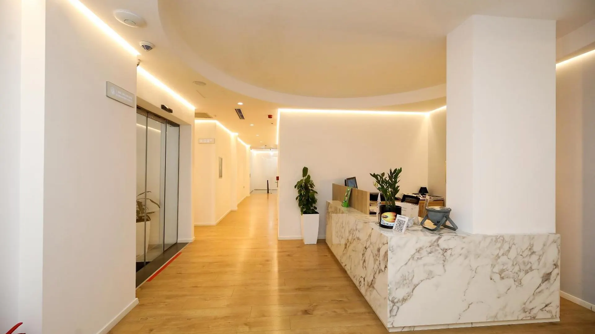 H&M Hotel B&B Vlorë