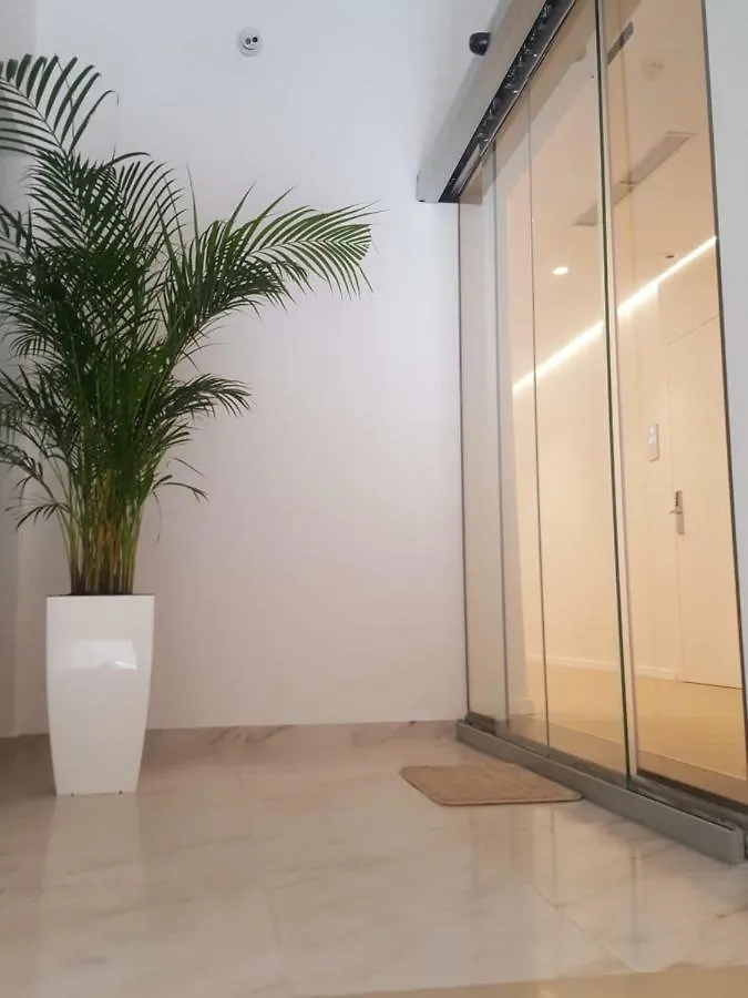 H&M Hotel Влёра 0*,  Албания
