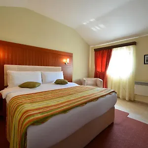 *** Hotel 5 Albania